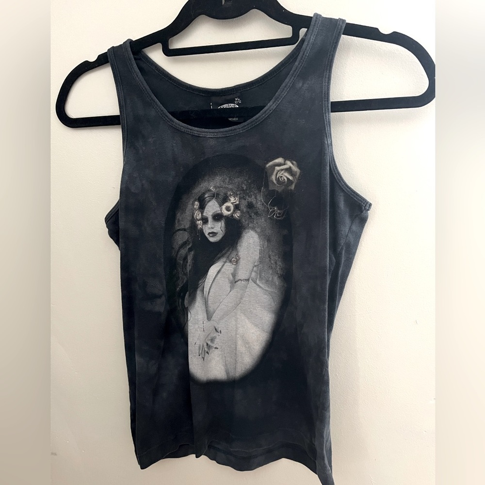 Vintage Skull ☠️ Bone XL. Excellent condition worn twice.🖤